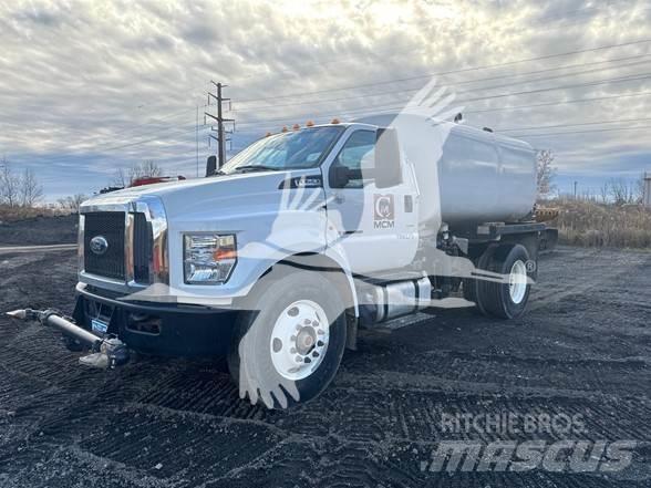 F & R F750 木材トレーラー