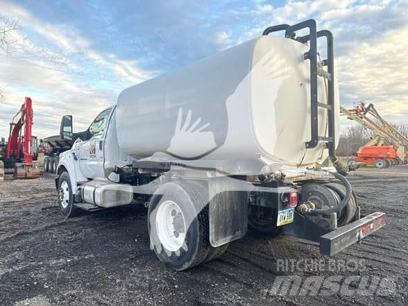 F & R F750 木材トレーラー