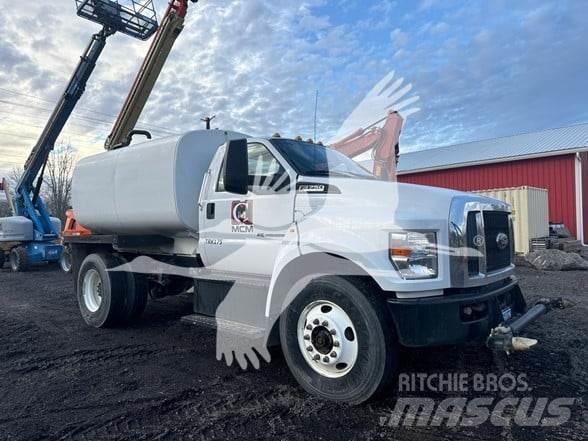 F & R F750 木材トレーラー