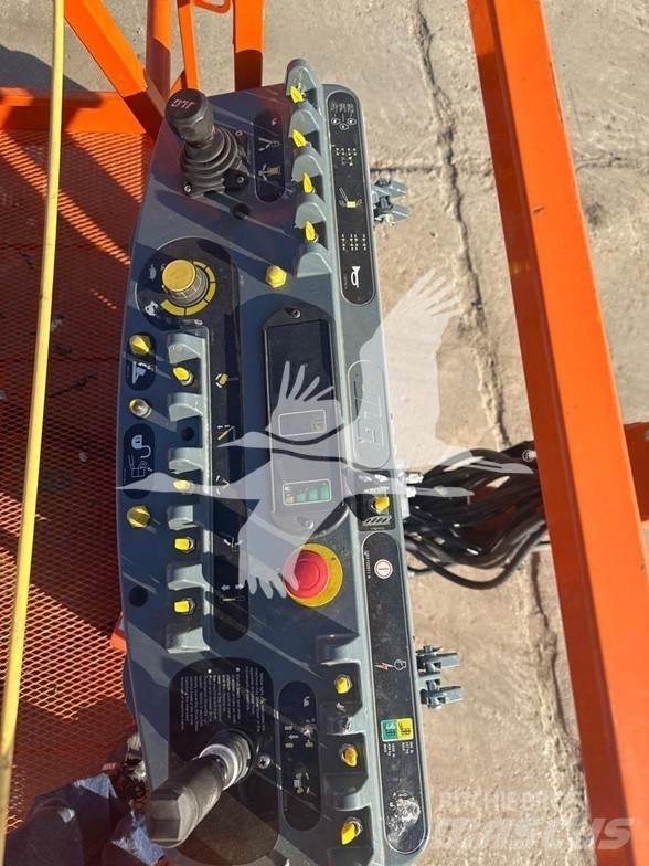 JLG 1350SJP ブームリフト　直伸型