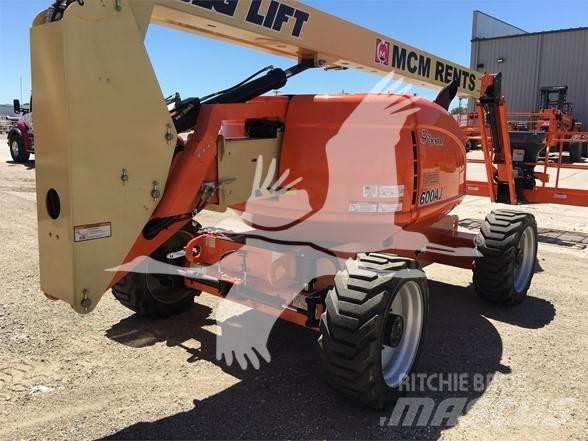 JLG 600AJ ブームリフト　屈伸型