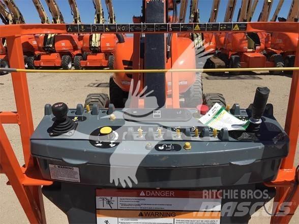 JLG 600AJ ブームリフト　屈伸型
