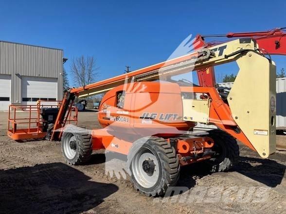 JLG 600AJ ブームリフト　屈伸型