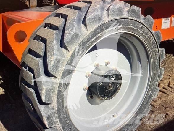 JLG 600AJ ブームリフト　屈伸型