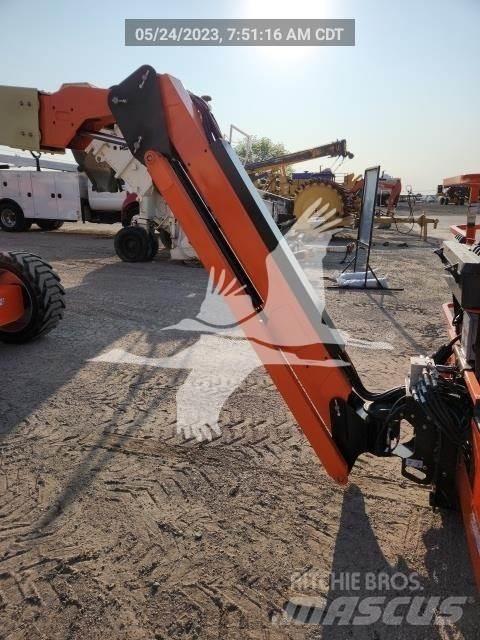 JLG 600AJ ブームリフト　屈伸型