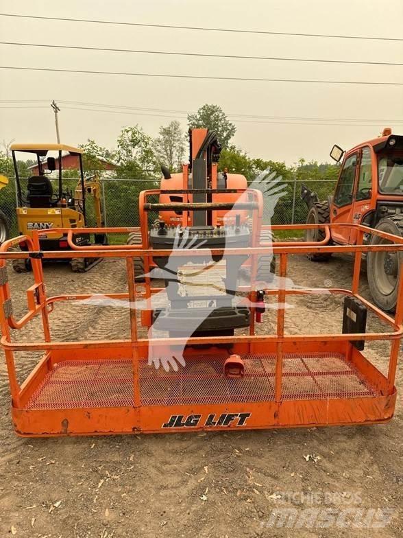 JLG 600AJ ブームリフト　屈伸型