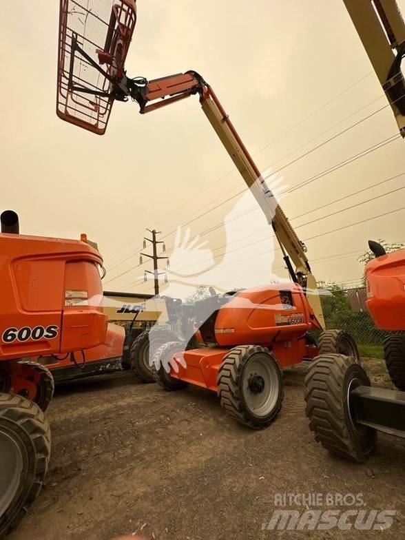 JLG 600AJ ブームリフト　屈伸型