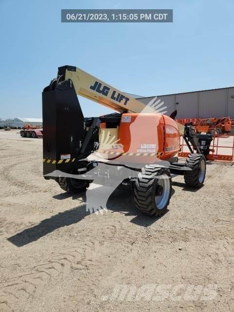 JLG 600AJ ブームリフト　屈伸型