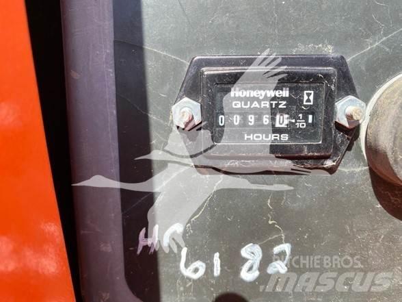 JLG 600S ブームリフト　直伸型