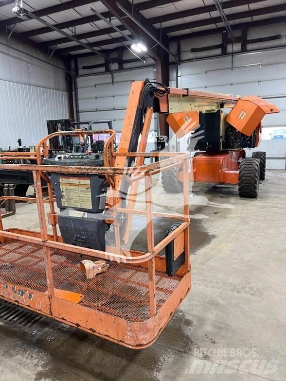 JLG 800AJ ブームリフト　屈伸型