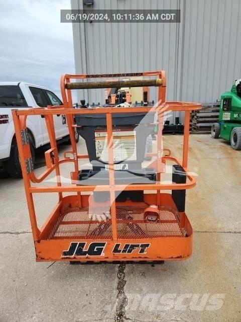JLG E300AJP ブームリフト　屈伸型