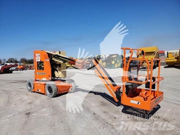 JLG E300AJP ブームリフト　屈伸型