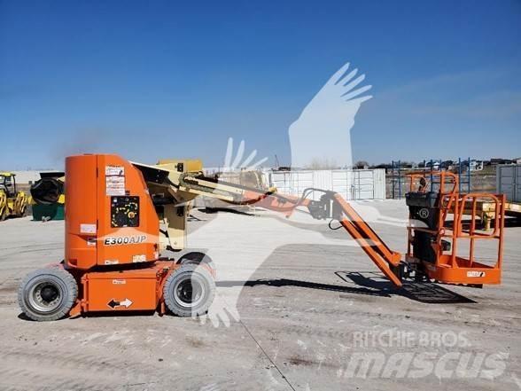 JLG E300AJP ブームリフト　屈伸型
