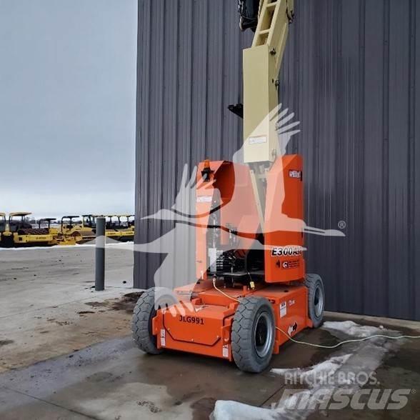 JLG E300AJP ブームリフト　屈伸型