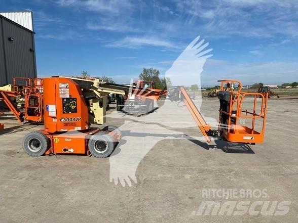 JLG E300AJP ブームリフト　屈伸型