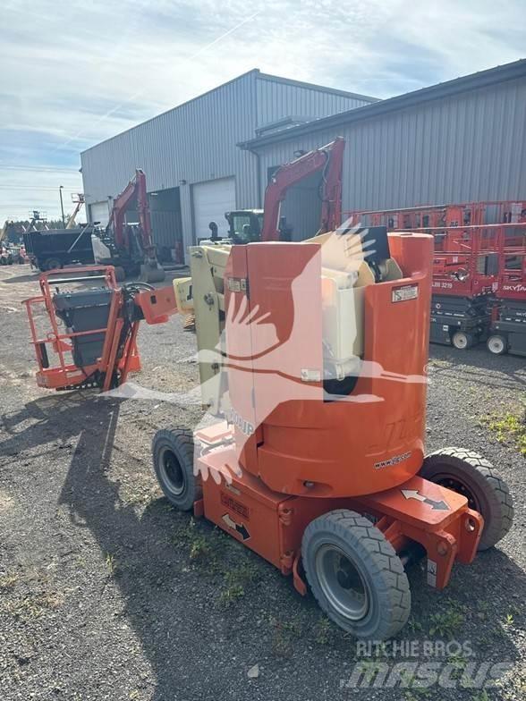 JLG E300AJP ブームリフト　屈伸型