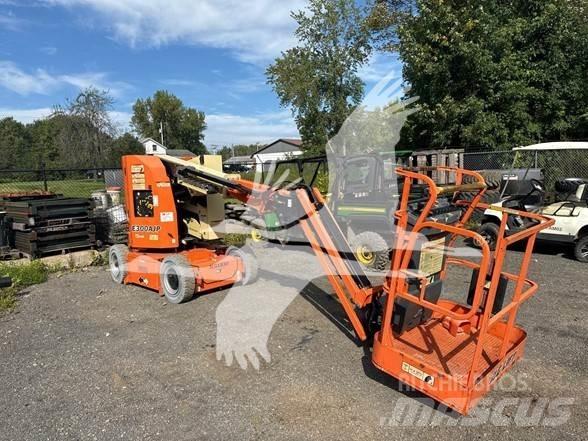 JLG E300AJP ブームリフト　屈伸型