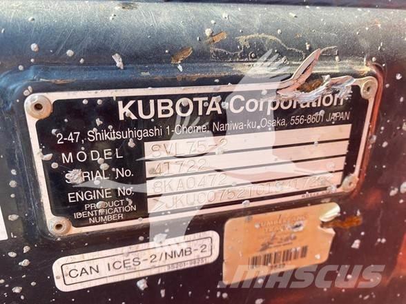 Kubota SVL75-2 スキッドステアローダー