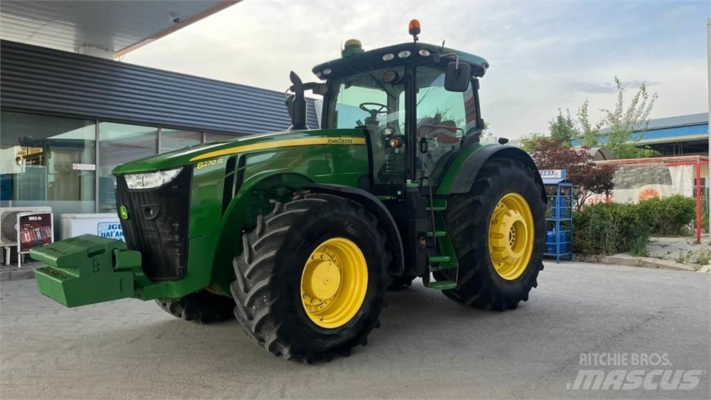John Deere 8270R トラクター