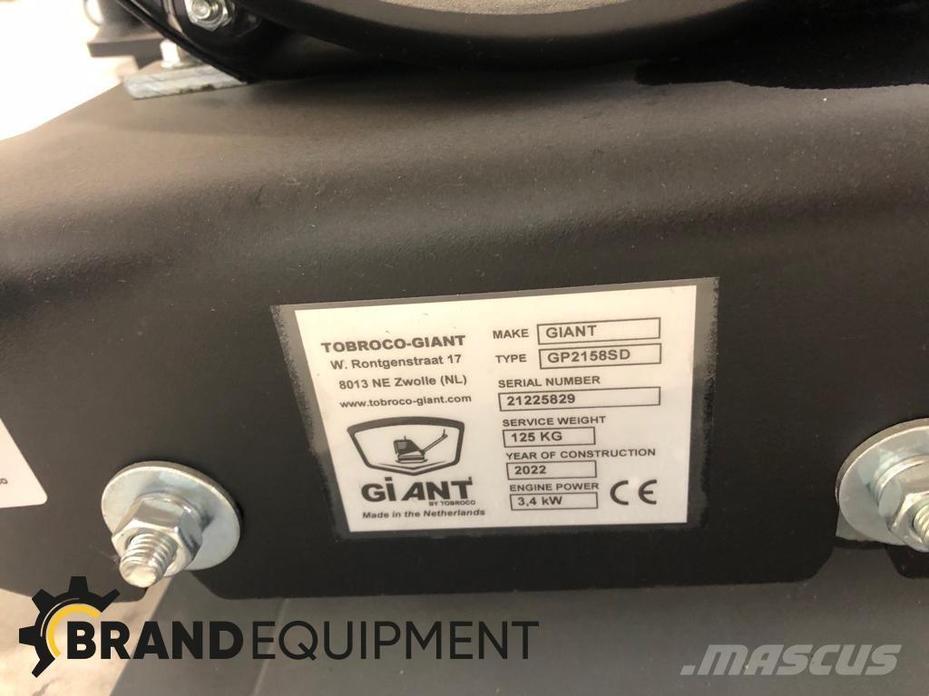 GiANT GP2158SD プレートコンパクター