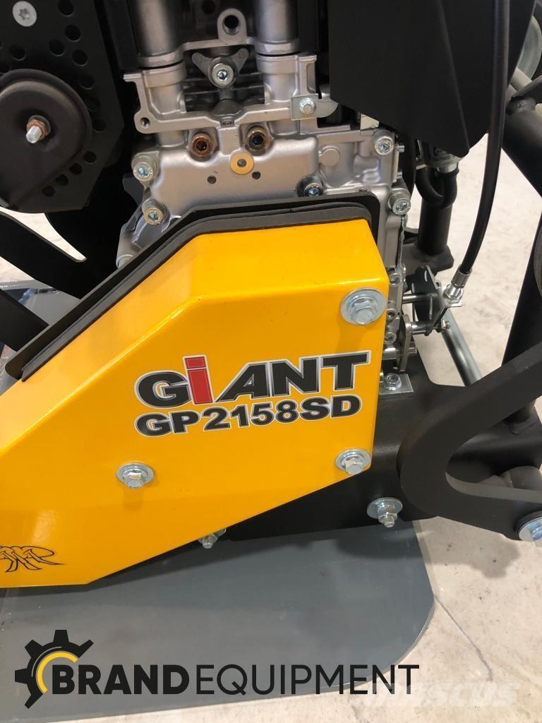 GiANT GP2158SD プレートコンパクター
