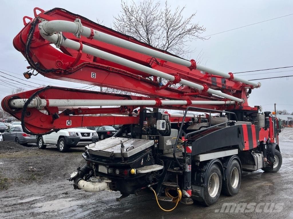 Liebherr 37XXT-Z4 コンクリートポンプ車