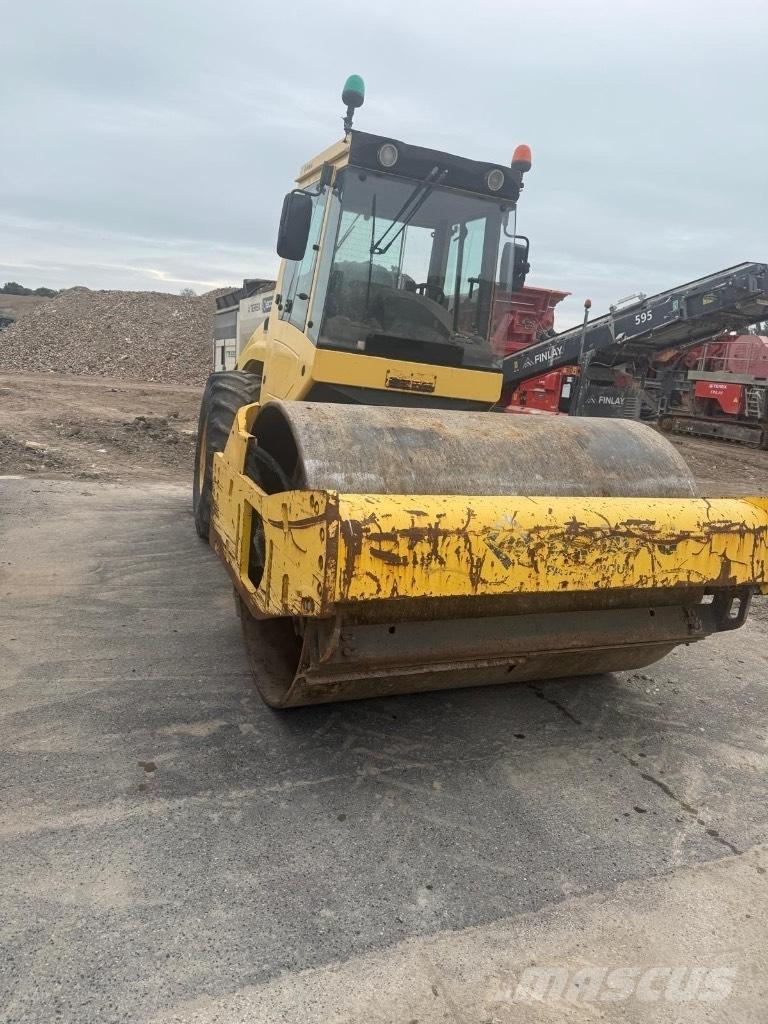 Bomag BW 213 D H-4 振動ローラ