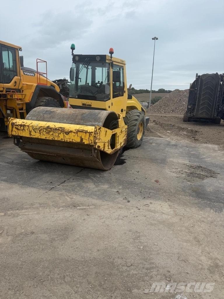 Bomag BW 213 D H-4 振動ローラ