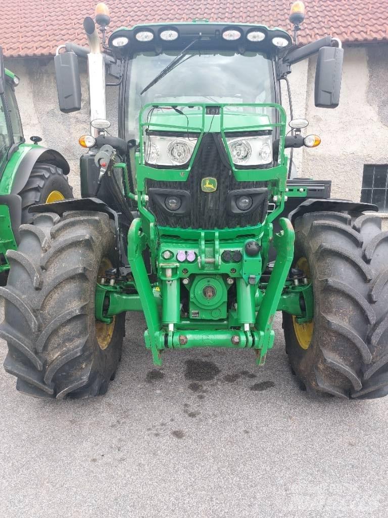 John Deere 6130 R トラクター