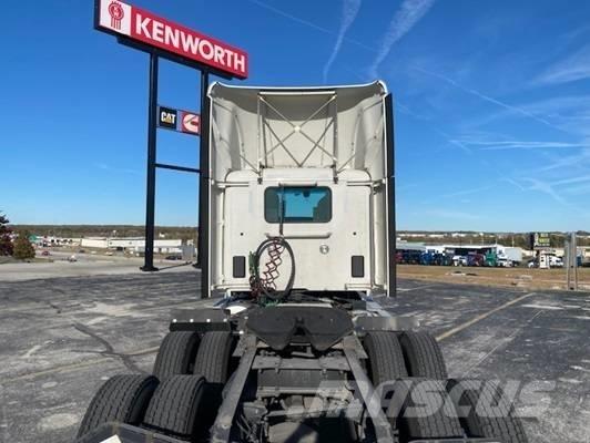 Kenworth T 680 中古トラクターヘッド | トレーラーヘッド