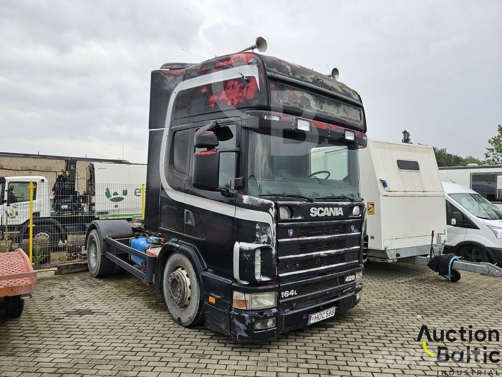 Scania 420 中古トラクターヘッド | トレーラーヘッド