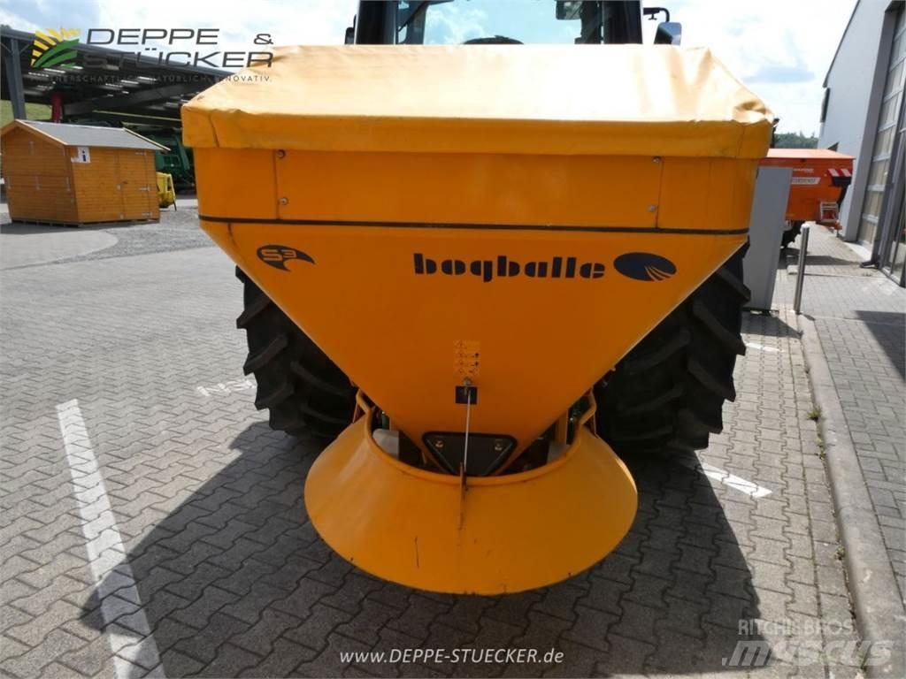 Bogballe S3 砂と塩撒き専用車