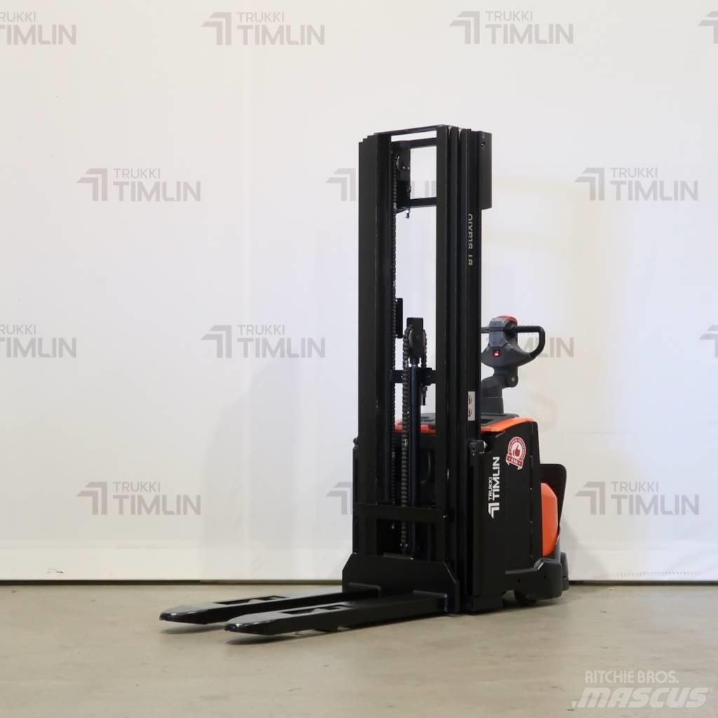 BT SWE120 (uusi akku) 自走式スタッカー