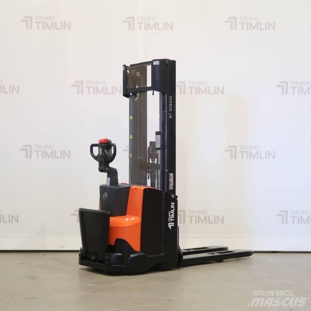 BT SWE120 (uusi akku) 自走式スタッカー