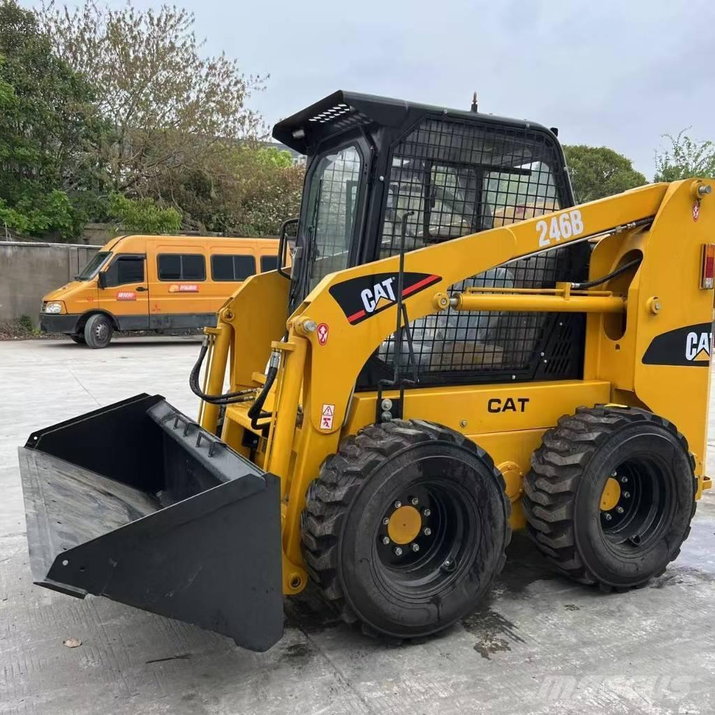 CAT 246 B ミニローダー