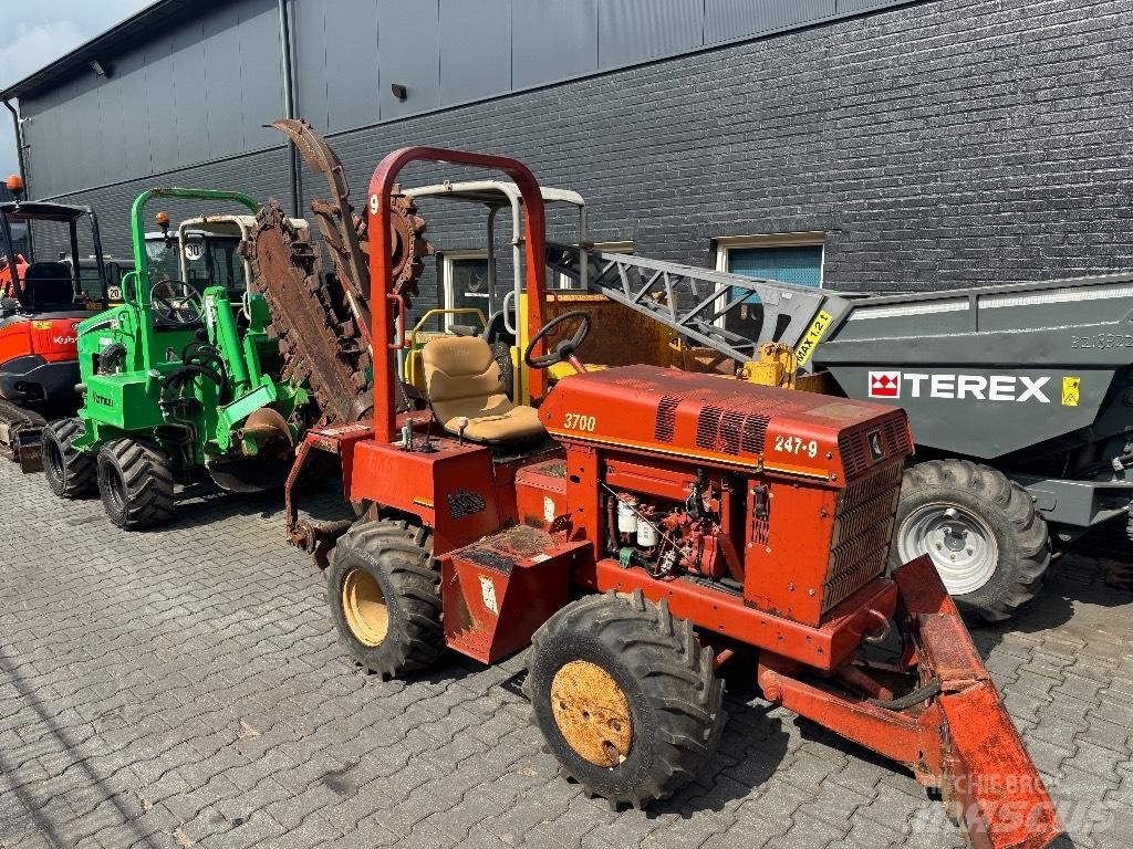 Ditch Witch 3700 DD トレンチャー