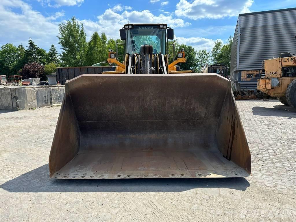 Volvo L180F ホイールローダー・タイヤショベル
