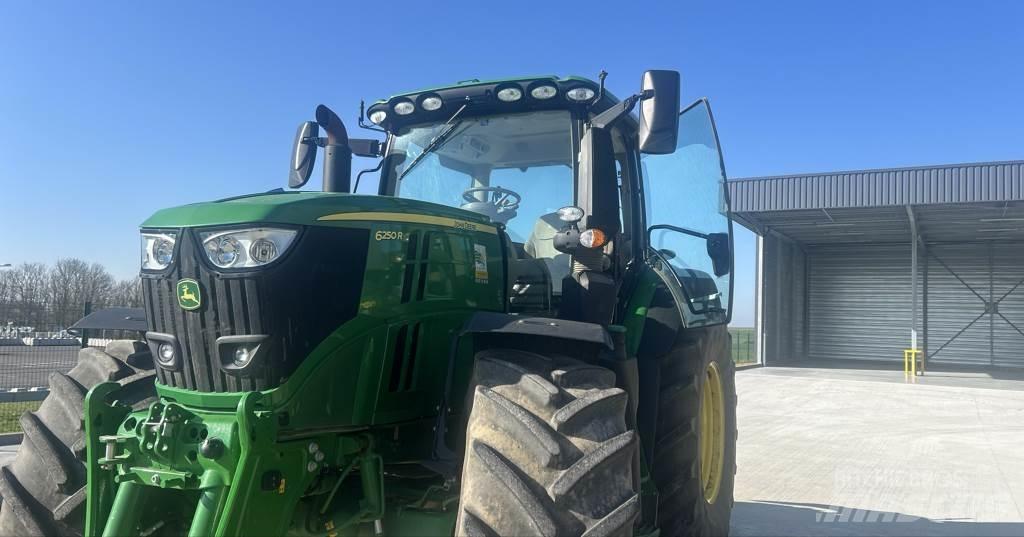 John Deere 6250R トラクター