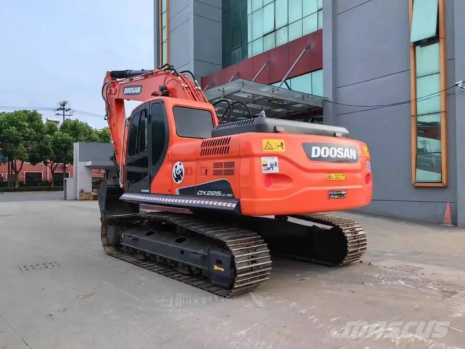 Doosan DX225LC-9C 大型油圧ショベル12t以上（パワーショベル・ユンボ）