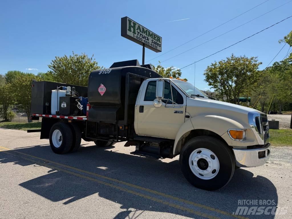 Ford F 750 XLT 多目的／汎用車両