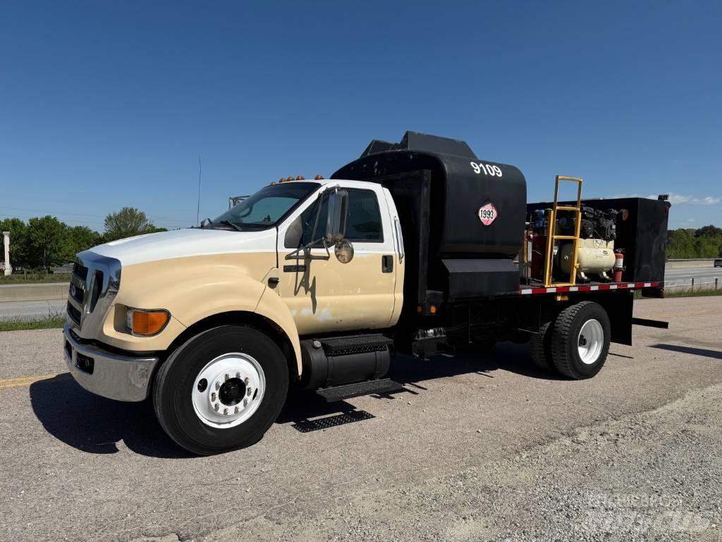 Ford F 750 XLT 多目的／汎用車両