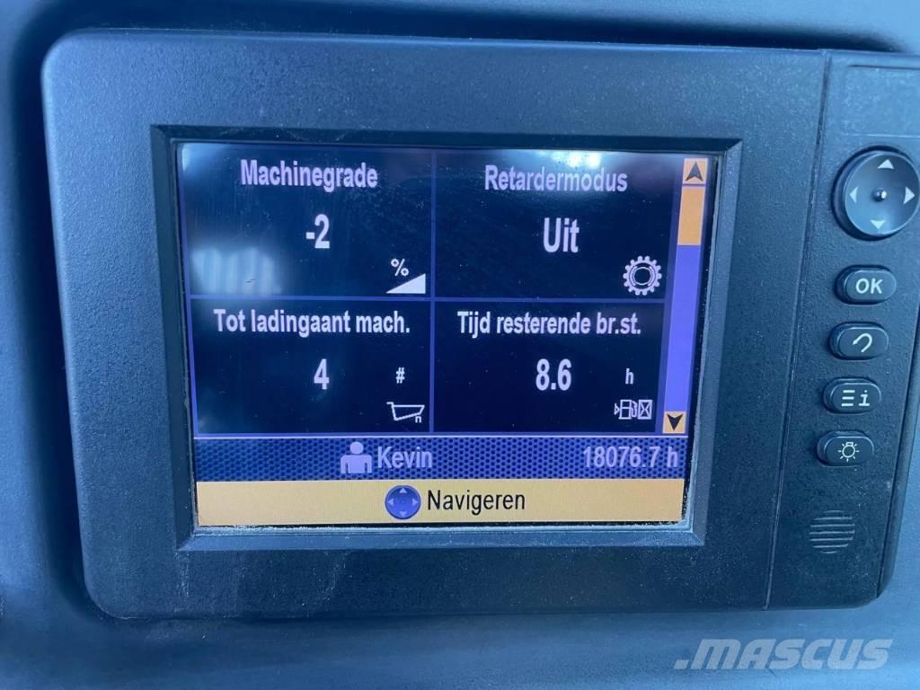 CAT 740B アーティキュレート式ダンプトラック