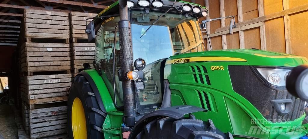 John Deere 6125 R トラクター