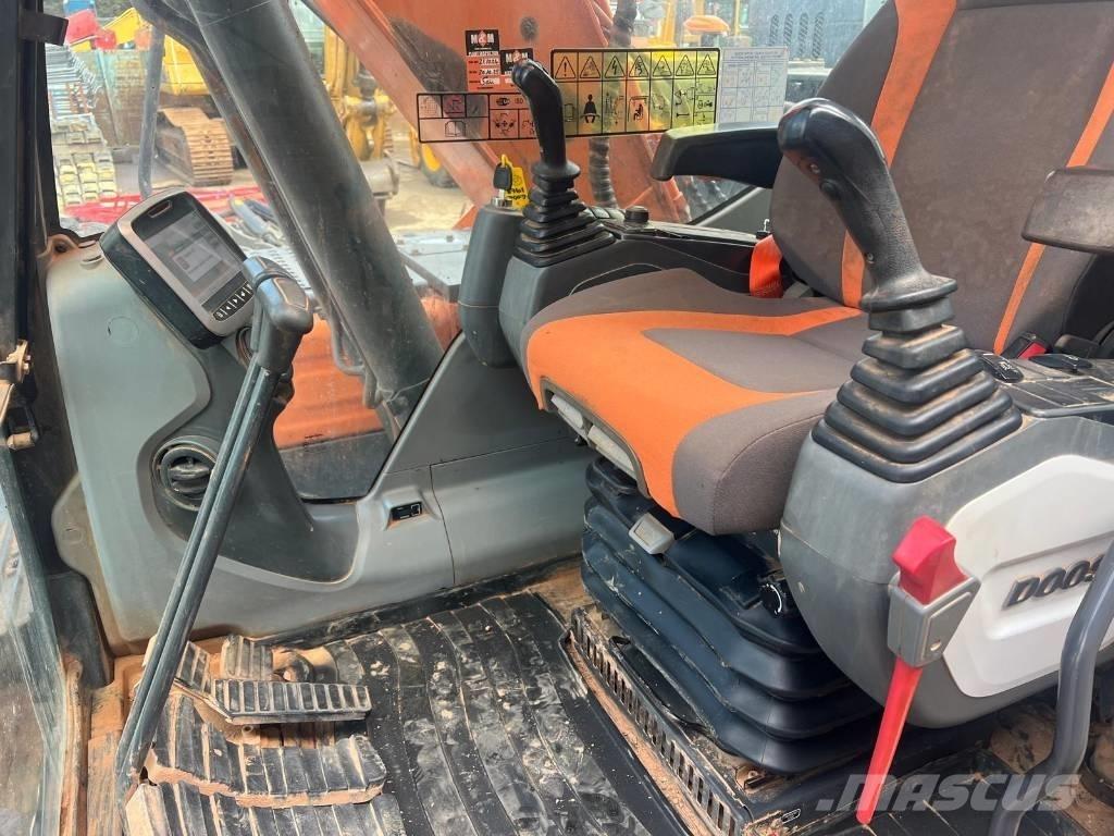 Doosan DX 140 LC 大型油圧ショベル12t以上（パワーショベル・ユンボ）