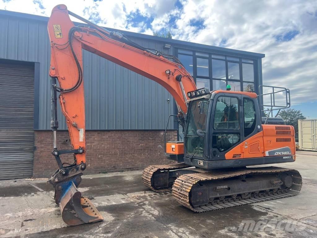 Doosan DX 140 LC 大型油圧ショベル12t以上（パワーショベル・ユンボ）
