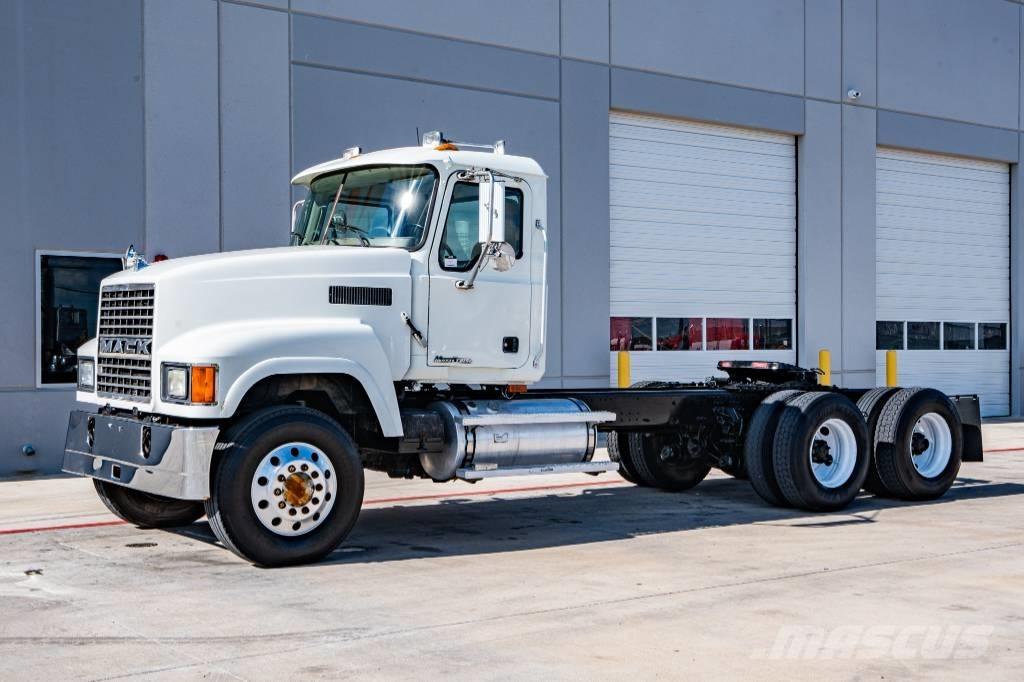 Mack CHN 613 中古トラクターヘッド | トレーラーヘッド