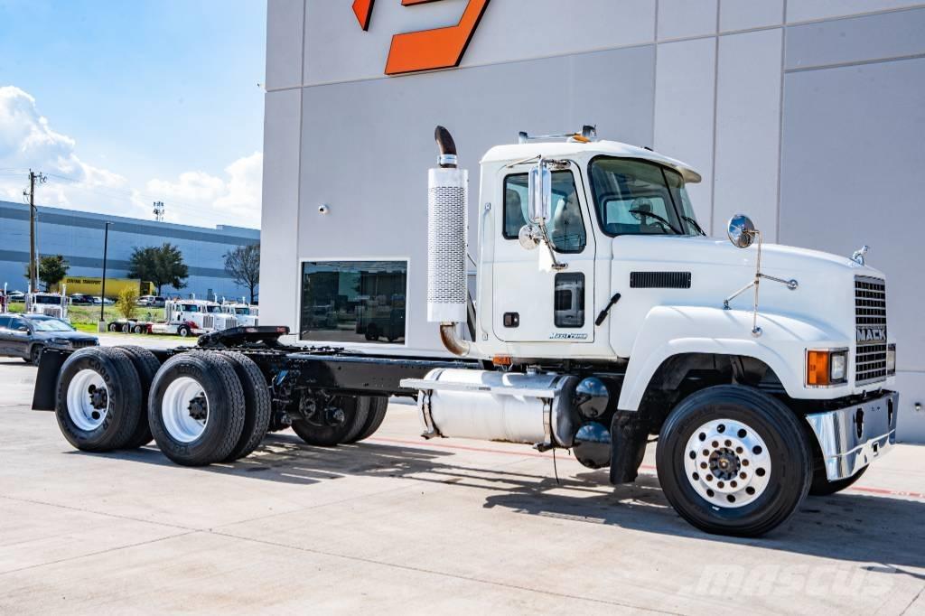 Mack CHN 613 中古トラクターヘッド | トレーラーヘッド