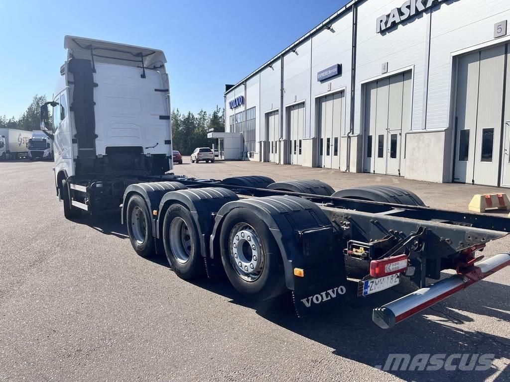 Volvo FH キャブ付きシャーシ