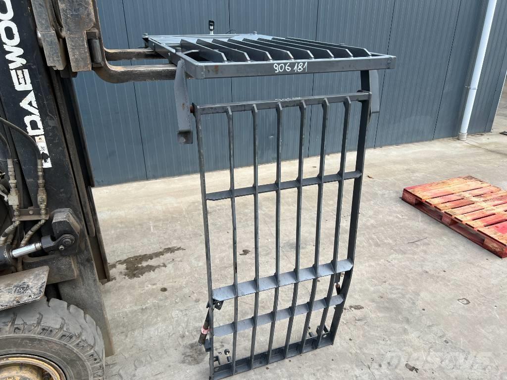 Doosan DX180 / DX225 キャビン及び内装