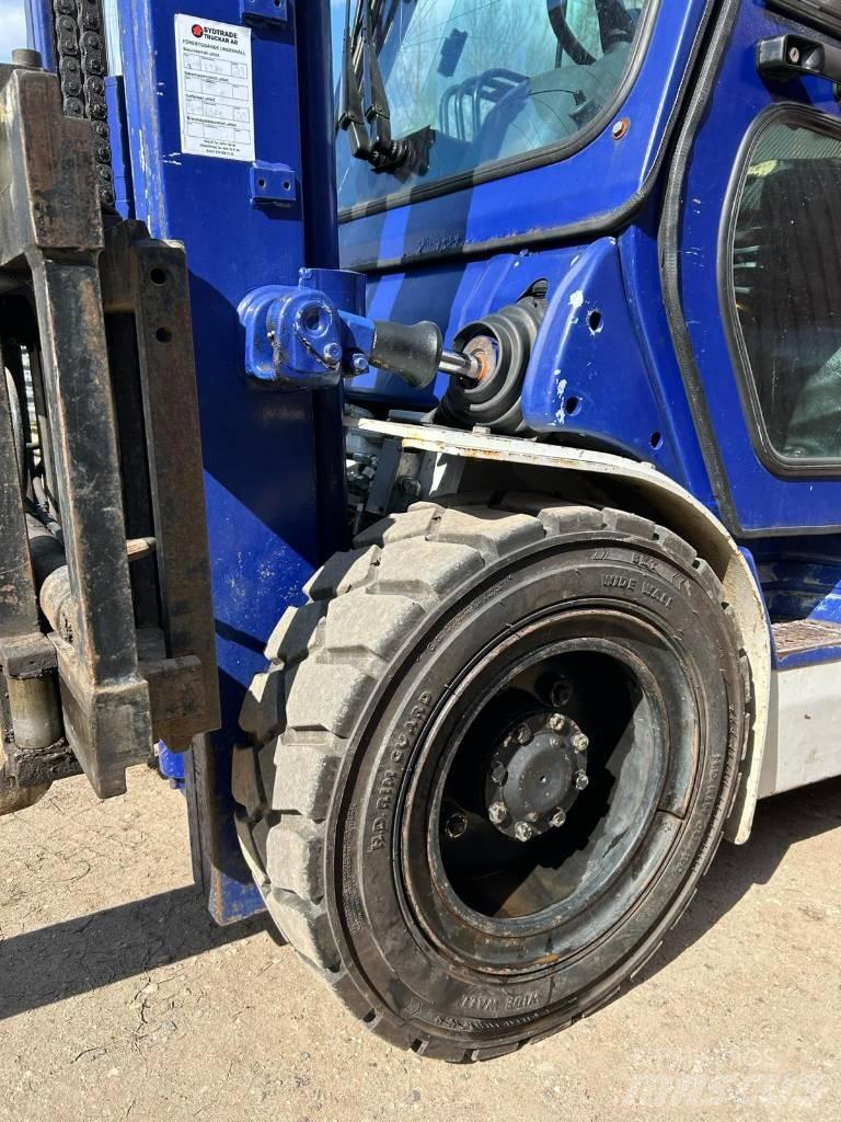 Komatsu FD 30 T-14 ディーゼル・軽油